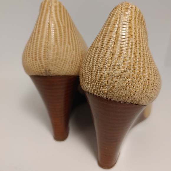 COPY - Tory Burch Shoes Size 8.5 - Picture 6 of 10